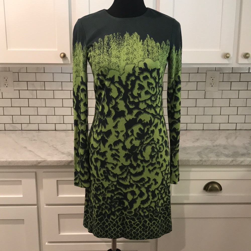 W by Worth Vibrant Green and Black Patterned Shift Dress